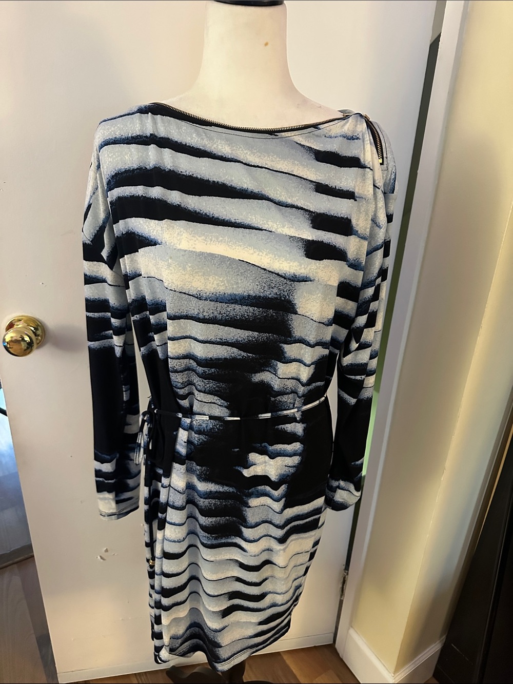 Ivanka Trump Black and White Wave-Print Long-Sleeve Dress
